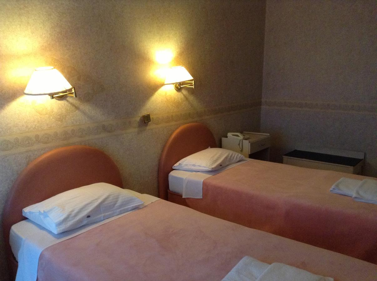 Plotini Hotel Dhidhimotikhon Bilik gambar